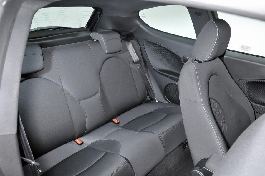 Интерьер Alfa Romeo MiTo QV Line (955) 2014 года  (UK) (фото 5 из 12)